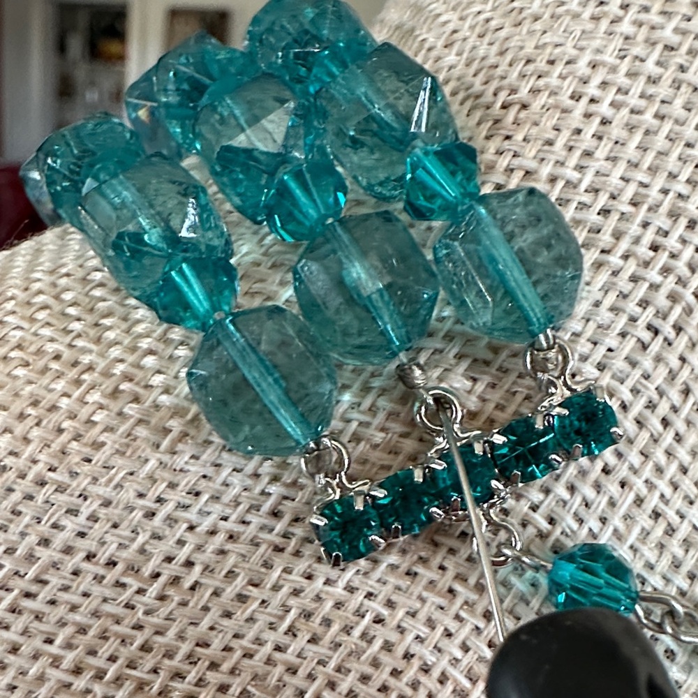 Tarina Tarantino Acrylic Triple Strand Turquoise And Blue Statement Necklace - Picture 6 of 16